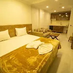 Zin Hotel