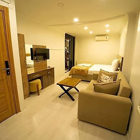 Zin Hotel