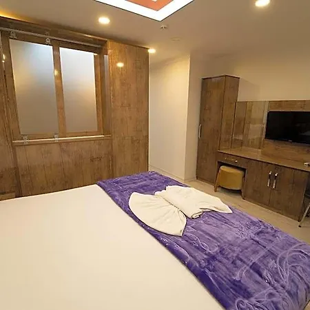 Zin Hotel 3*