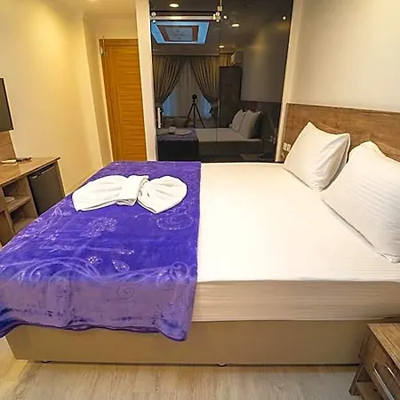Zin Hotel 3*