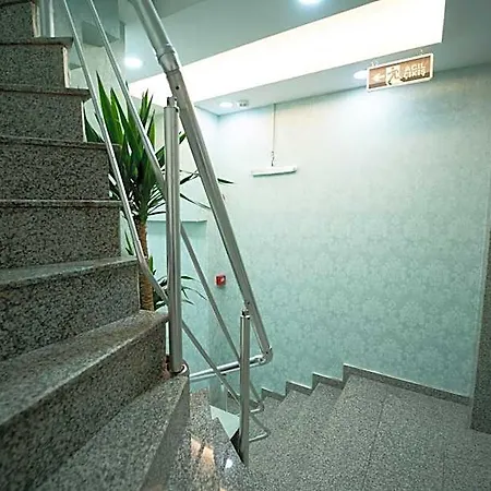 Zin Hotel 3*