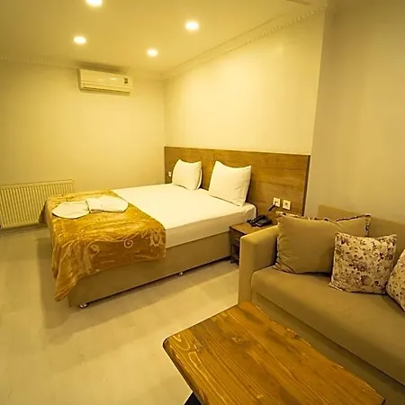 Zin Hotel