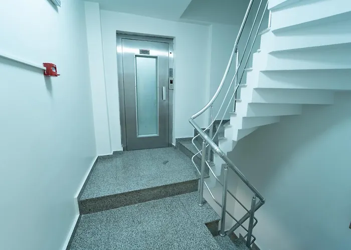 Zin Hotel 3*